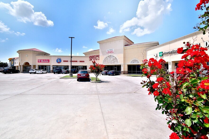 More Photos Of 11130 Gulf Fwy, Houston Storefront Retail Office For Lease