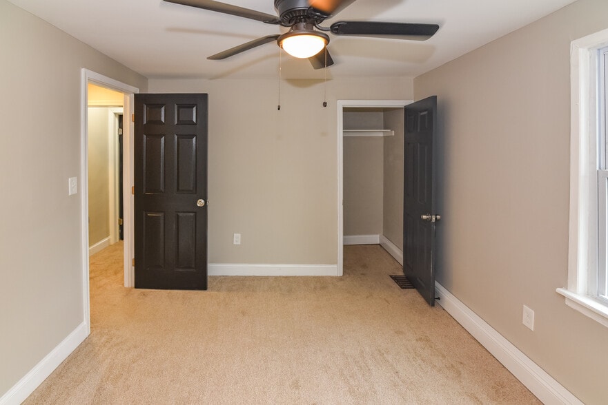 More Photos Of 15 Sollers Point Rd, Dundalk Multifamily For Sale