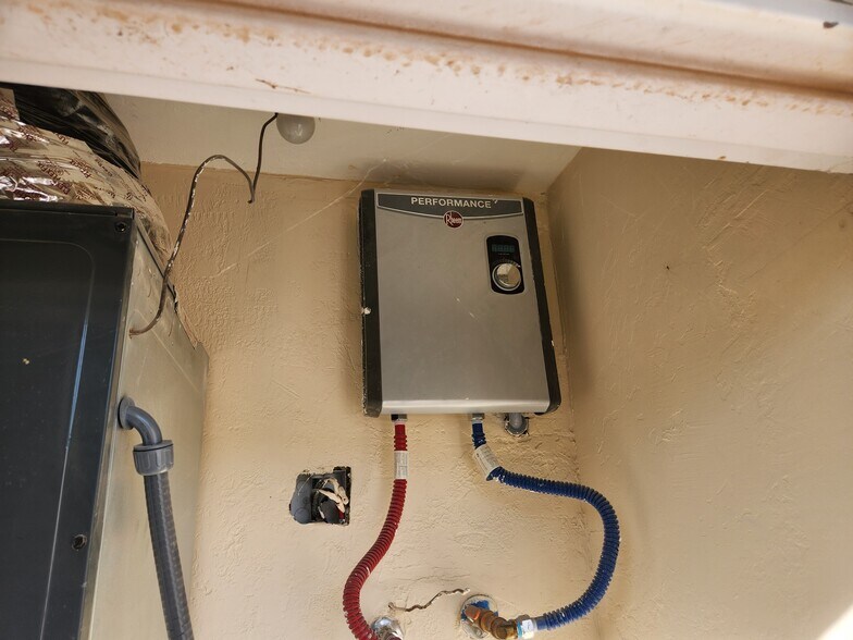 More Photos Of 45072 N Arizona Hwy 188, Tonto Basin Storefront Retail Office For Sale