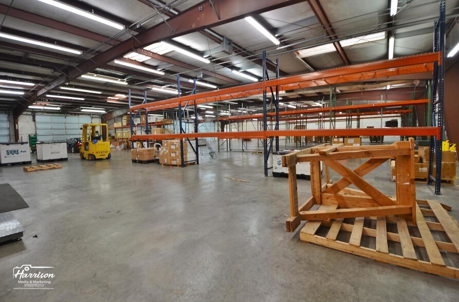 More Photos Of 4820 Commercial Dr, Huntsville Warehouse For Sale