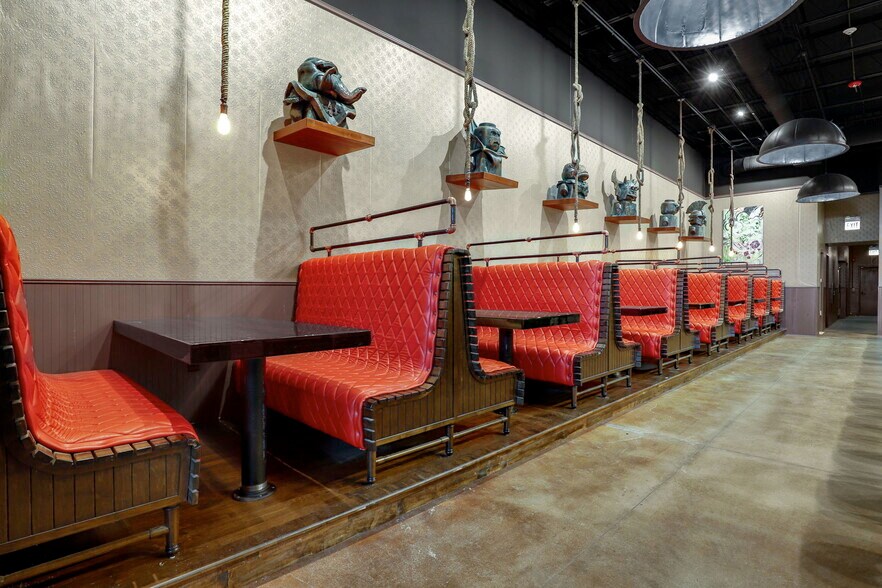 More Photos Of 819 N California Ave, Chicago Bar For Sale