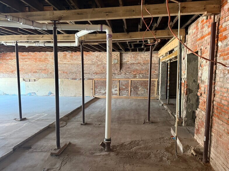 More Photos Of 107 W Main St, Coffeen Storefront Retail Residential For Sale