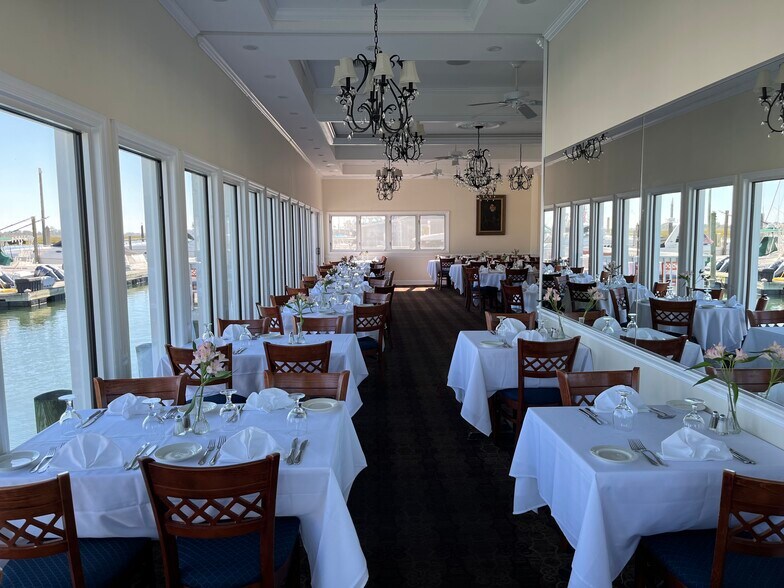 More Photos Of 95 Hudson Ave, Freeport Restaurant For Sale