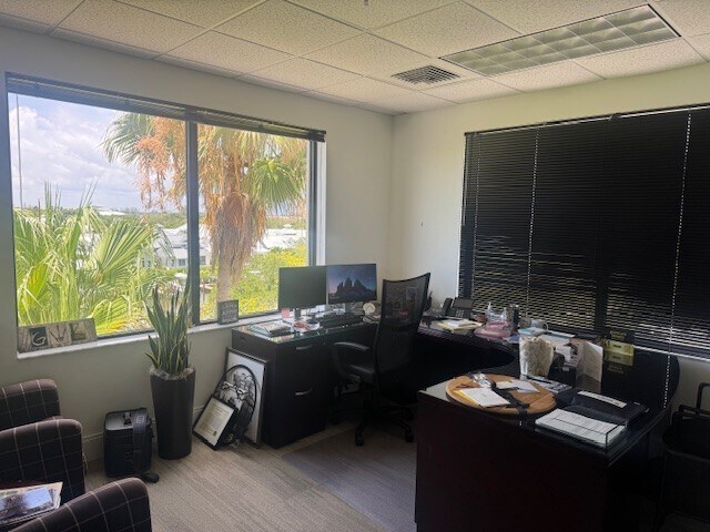 More Photos Of 1333 3rd Ave S, Naples Medical For Sale