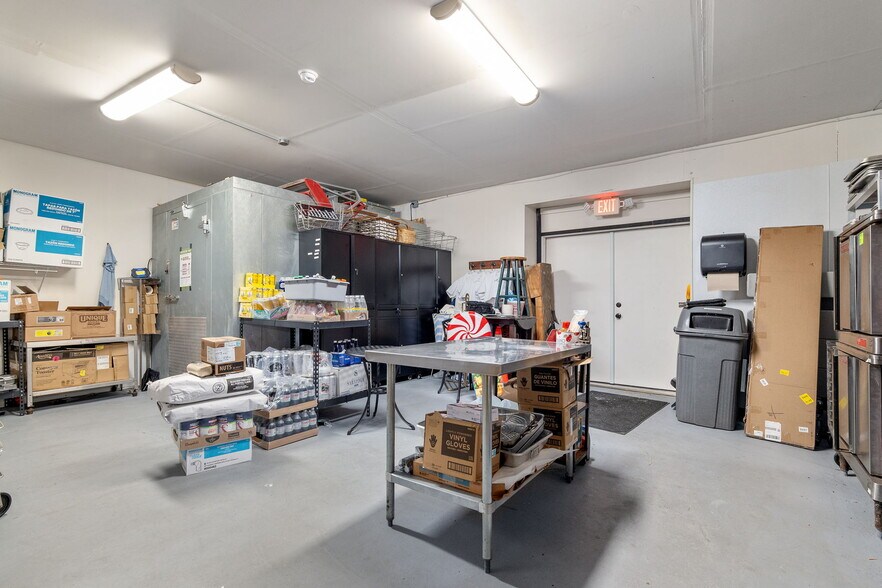 More Photos Of 140 Clinton St, Schenectady Storefront Retail Residential For Lease