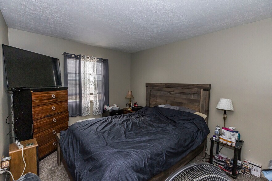 More Photos Of 3800 Grace Dr, Kent Multifamily For Sale