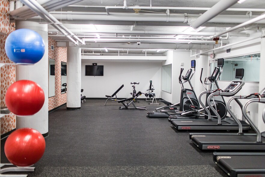 More Photos Of 401 Church St, Nashville Office For Lease