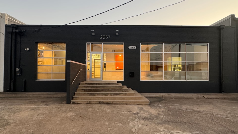 Primary Photo Of 2257 Vantage St, Dallas Showroom For Sale