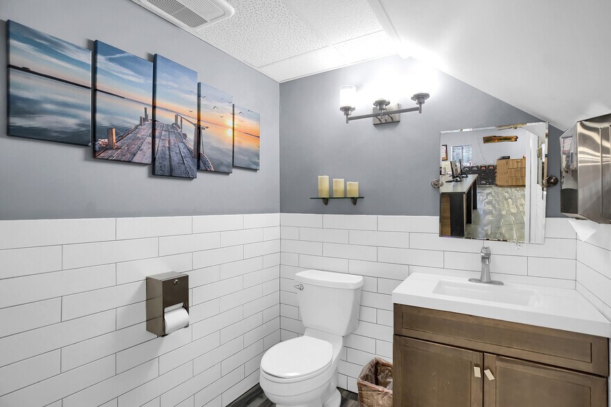 More Photos Of 100099 Overseas Hwy, Key Largo Freestanding For Sale