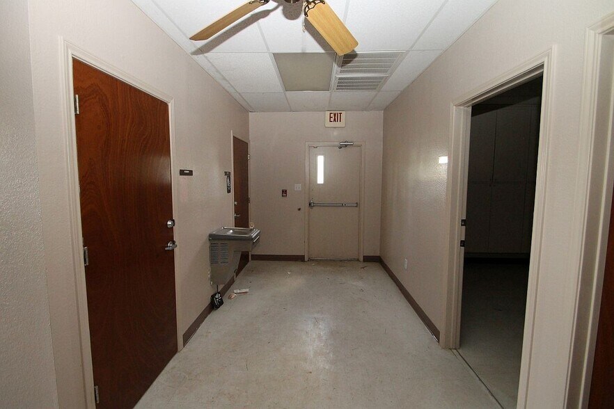 More Photos Of 382 W Main St, Raymondville Office For Sale