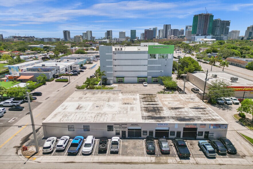 More Photos Of 828 NW 1st St, Fort Lauderdale Service For Sale