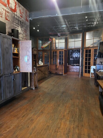 More Photos Of 45 E 34th St, New York Storefront Retail Office For Lease