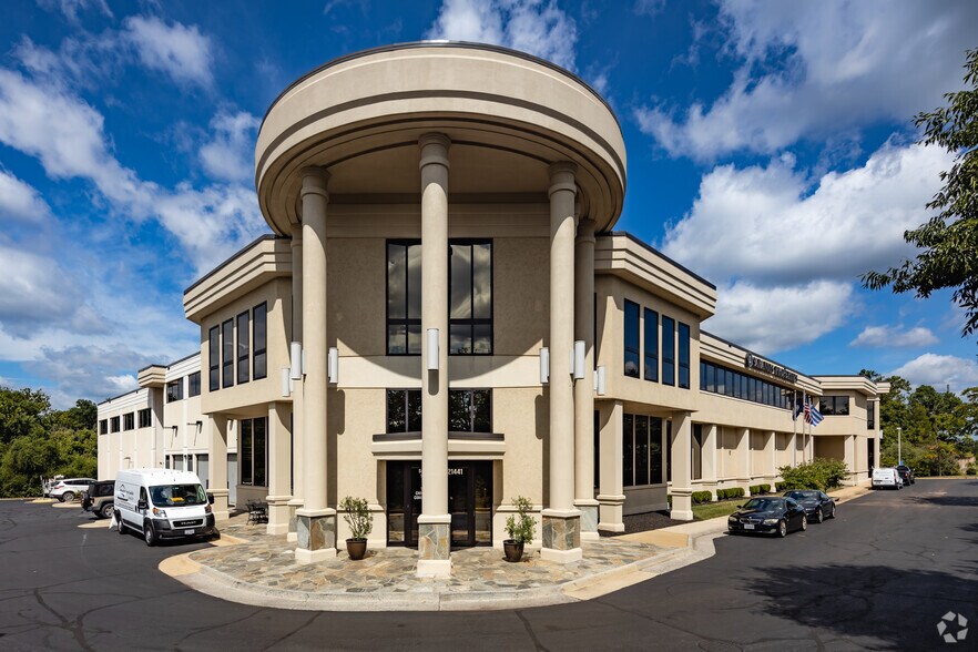 More Photos Of 21441 Pacific Blvd, Sterling Light Distribution For Lease