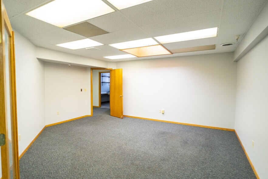 More Photos Of 1304 Valleyhigh Dr NW, Rochester Showroom For Sale