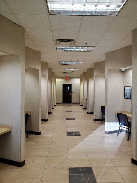 More Photos Of 4750 S Garnett Rd, Tulsa Office For Sale