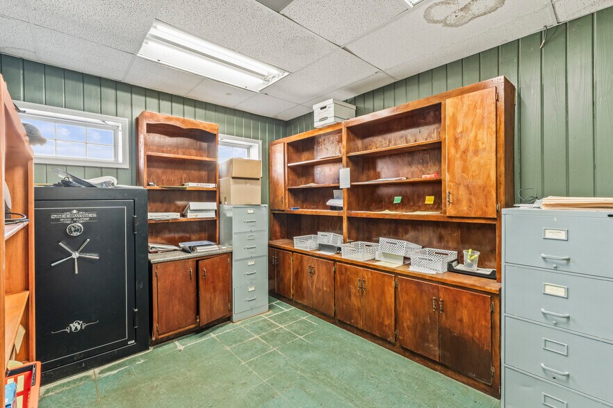 More Photos Of 1100 Winchester Hwy, Fayetteville Freestanding For Sale