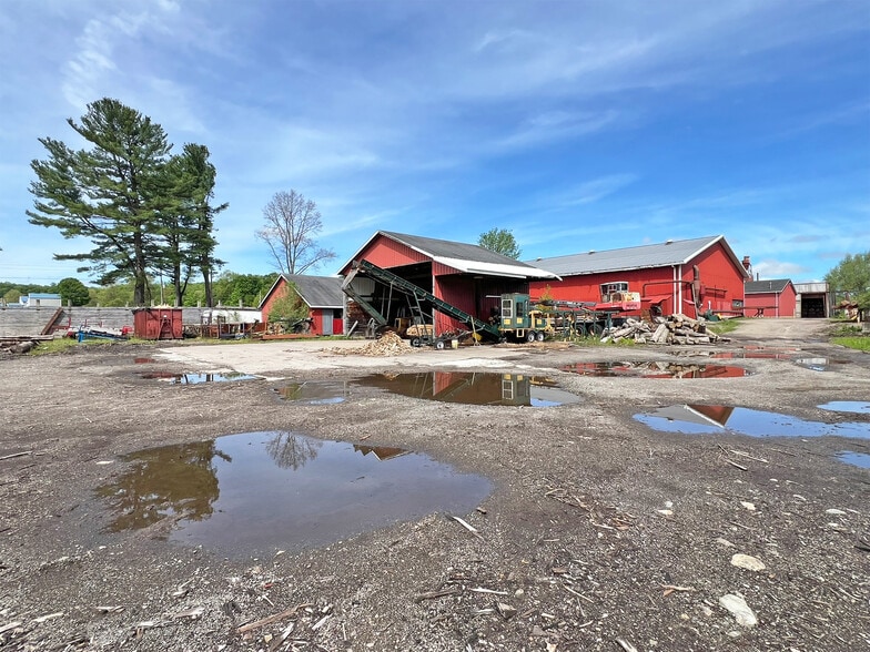 More Photos Of 9711 Perry Hwy, Waterford Warehouse For Sale