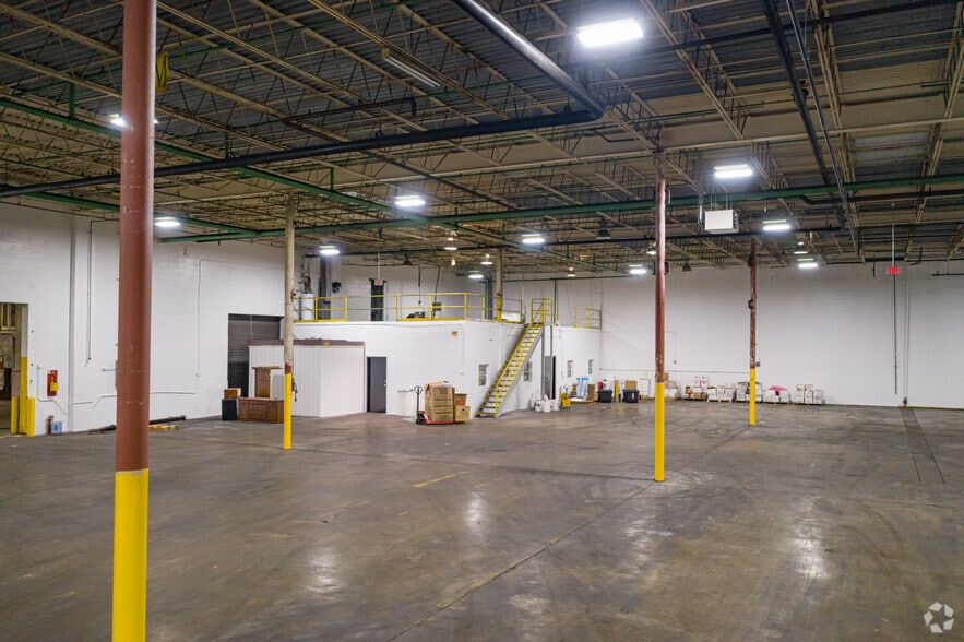 More Photos Of 3310 Deepwater Terminal Rd, Richmond Warehouse For Lease