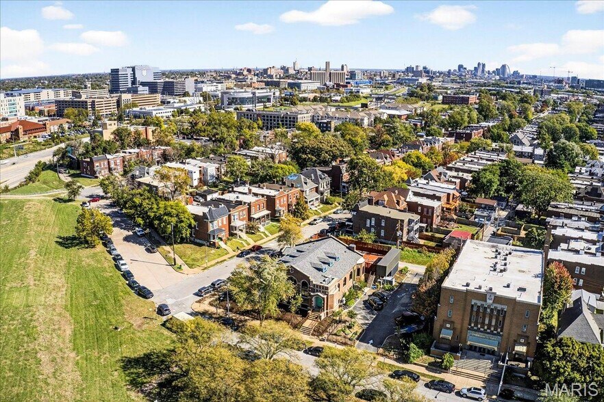 More Photos Of 1034 S Kingshighway Blvd, Saint Louis Office For Sale