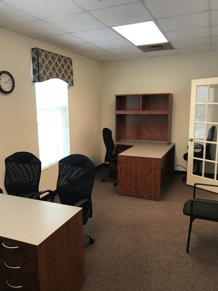 More Photos Of 1161 Main St, Holden Office For Sale