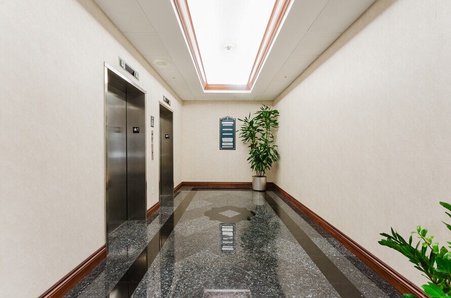 More Photos Of 101 N Federal Hwy, Boca Raton Office For Lease