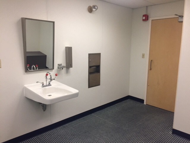 More Photos Of 463 Worcester Rd, Framingham Medical For Lease