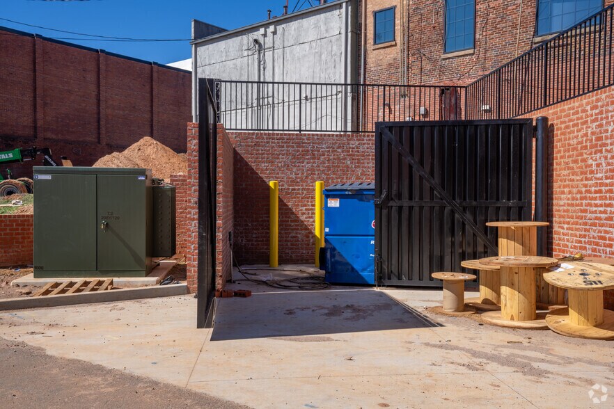 More Photos Of 1 W Main St, Buford Storefront For Lease