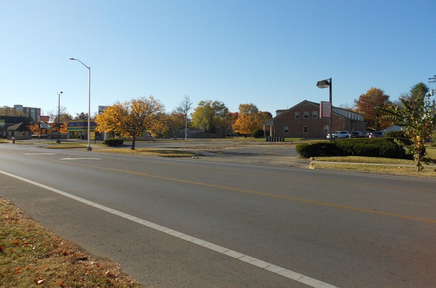 More Photos Of 216 Southland Dr, Lexington Land For Sale