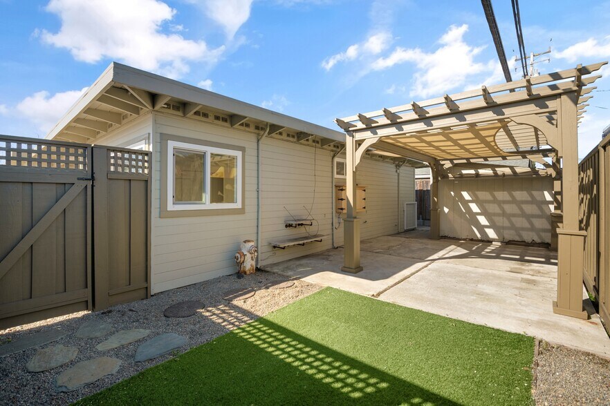 More Photos Of 1401-1403 Cary Ave, San Mateo Apartments For Sale