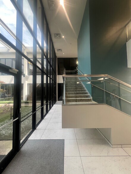 More Photos Of 8001 Franklin Farms Dr, Richmond Unknown For Lease