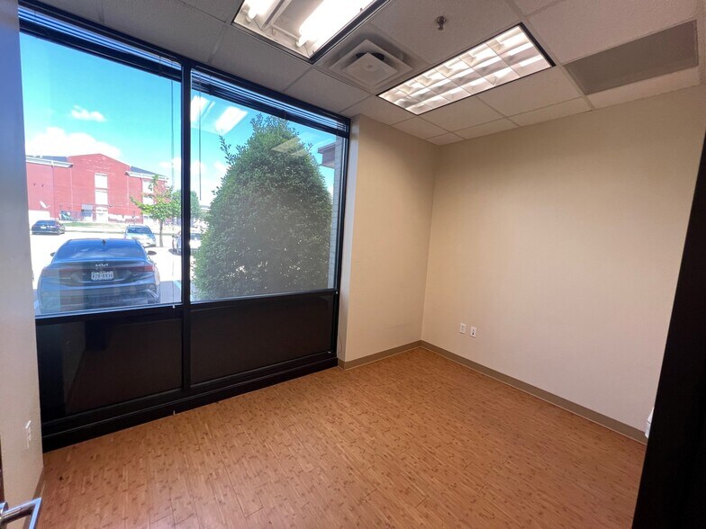 More Photos Of 3060 Communications Pky, Plano Medical For Lease