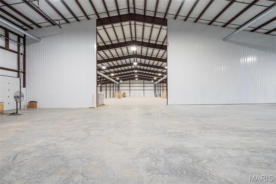 More Photos Of 100 Industrial Dr, New Haven Warehouse For Lease