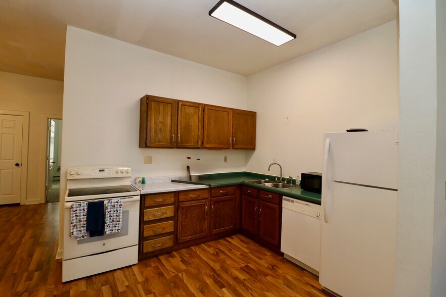 More Photos Of 1735 Central Ave, Dubuque General Retail For Sale