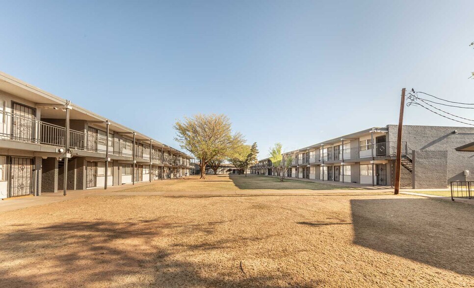 More Photos Of 102 Waco Ave, Lubbock Apartments For Sale