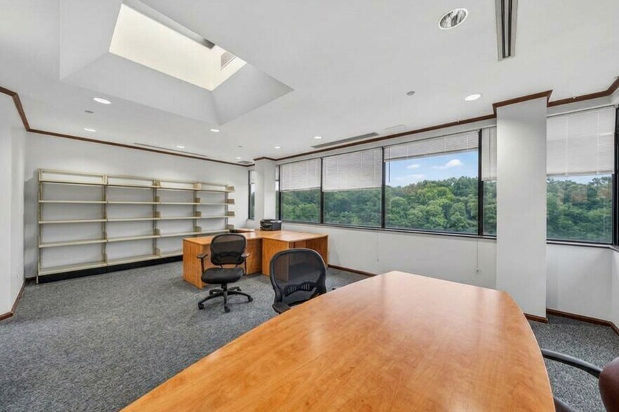 More Photos Of 2160 N Central Rd, Fort Lee Office For Lease