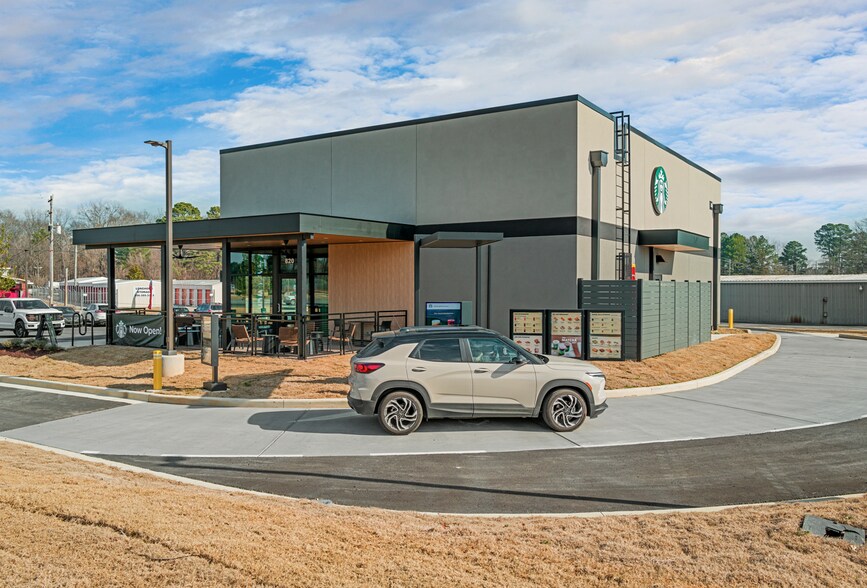 More Photos Of 820 Hwy 31 NW, Hartselle General Retail For Sale