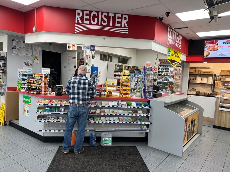 More Photos Of 2040 W Main St, Mount Joy Restaurant For Lease