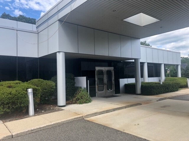 More Photos Of 989 W Jericho Tpke, Smithtown Medical For Lease