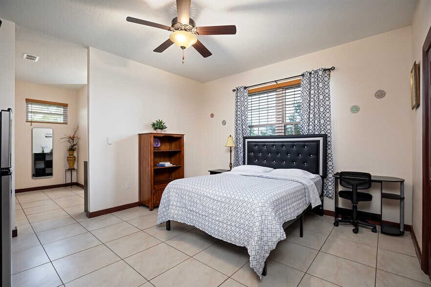 More Photos Of 3211 Lakeshore Blvd, Saint Cloud Specialty For Sale