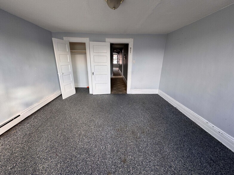 More Photos Of 1718 E 17th St, Brooklyn Office Residential For Lease