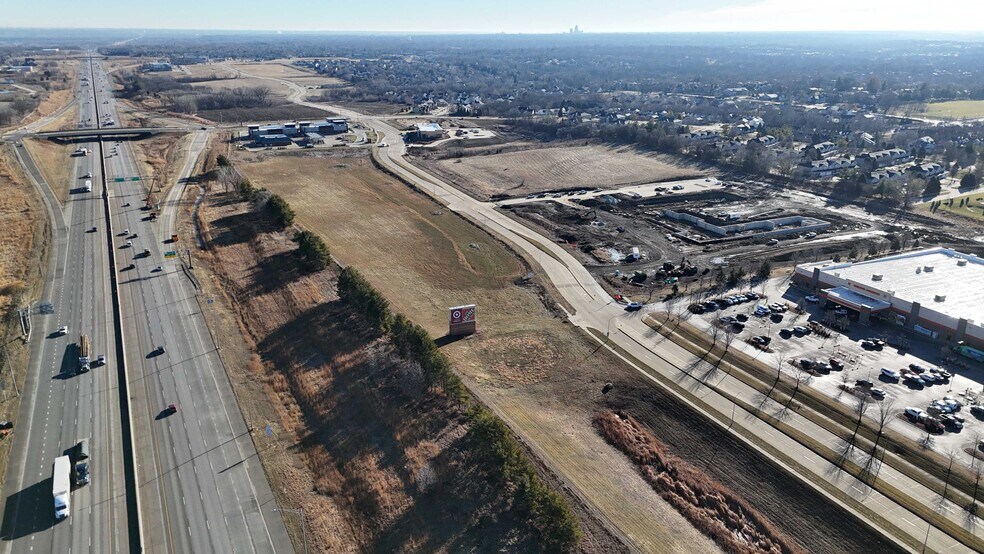 More Photos Of Plum Dr @ 100th St, Urbandale Land For Sale
