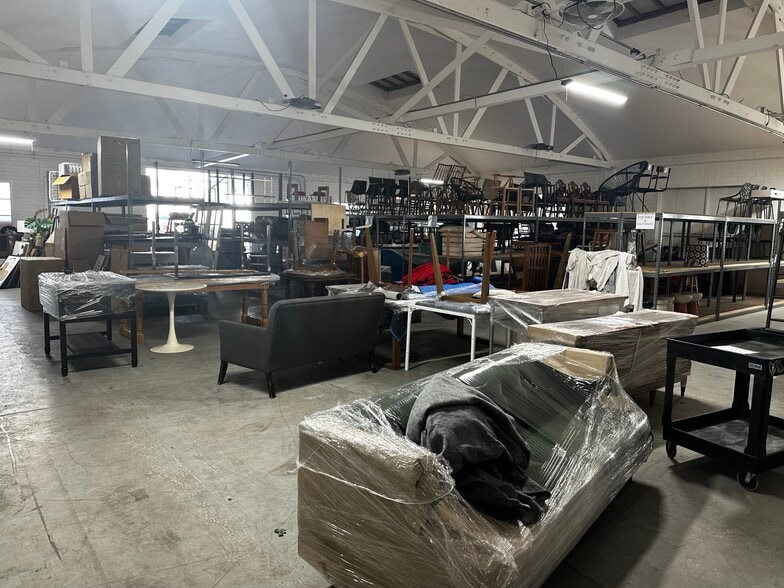 More Photos Of 701 W Broadway, Glendale Industrial For Sale