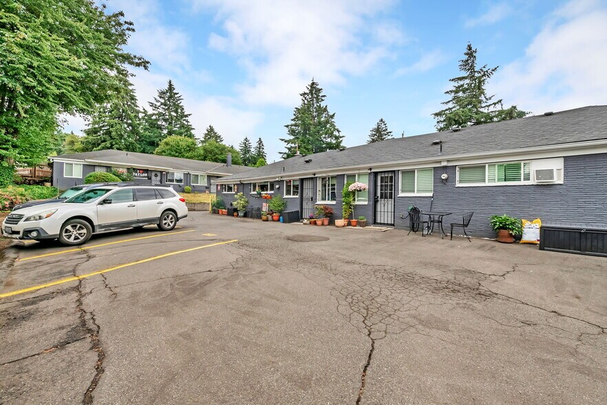 More Photos Of 206-240 NE 66th Ave, Portland Apartments For Sale