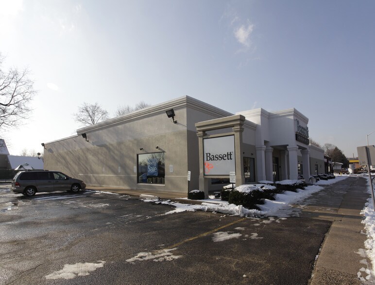 More Photos Of 2490 Summer St, Stamford Freestanding For Sale