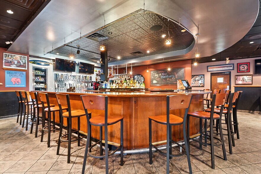 More Photos Of 380 Coal St, Wilkes Barre Freestanding For Lease