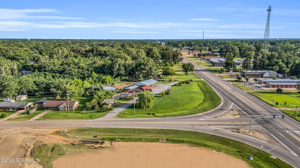 More Photos Of 8266 Highway 45 Alt N, West Point Garden Center For Sale
