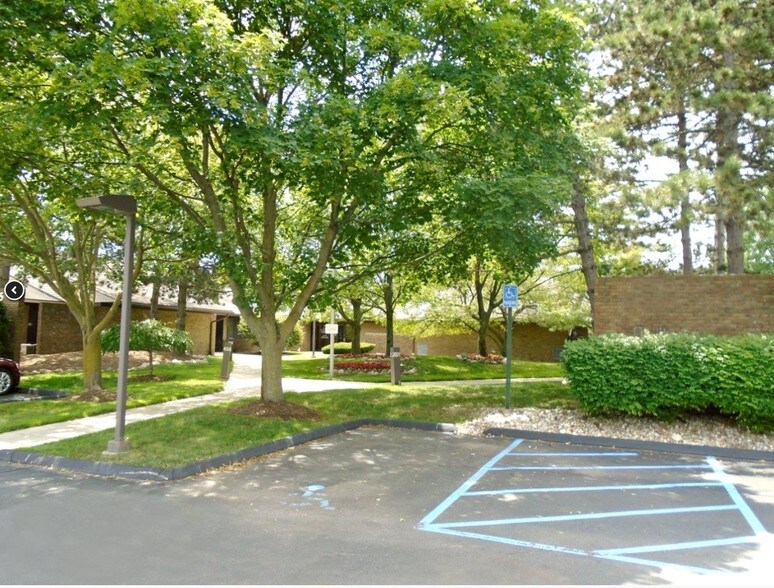 More Photos Of 28525-28545 Orchard Lake Rd, Farmington Hills Office For Sale