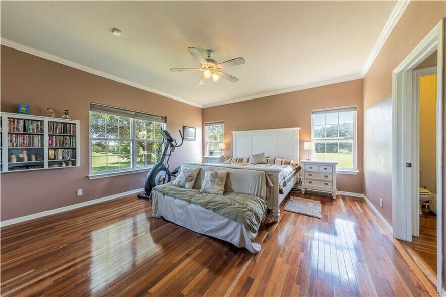 More Photos Of 101 Oakwood Trl, Cedar Park Light Distribution For Lease