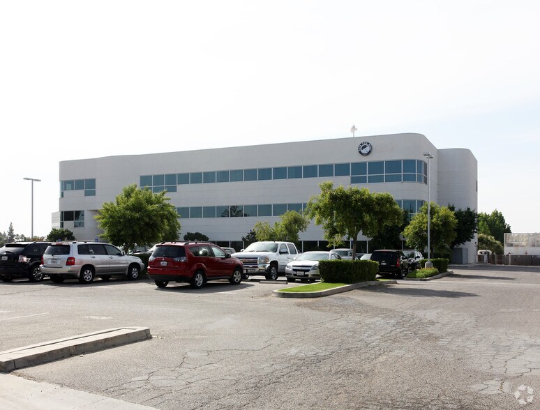 More Photos Of 5101 Office Park Dr, Bakersfield Medical For Lease