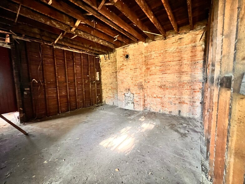 More Photos Of 422 W McMicken Ave, Cincinnati Apartments For Sale